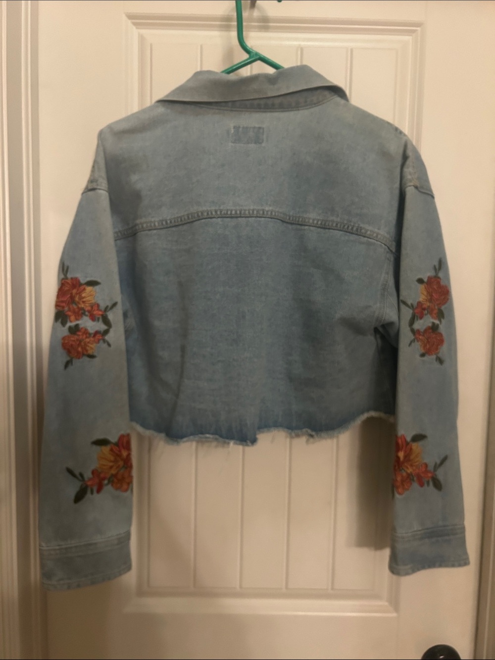 Umgee Light Blue Cropped Denim M Jacket with Floral Embroidery - Picture 4 of 4